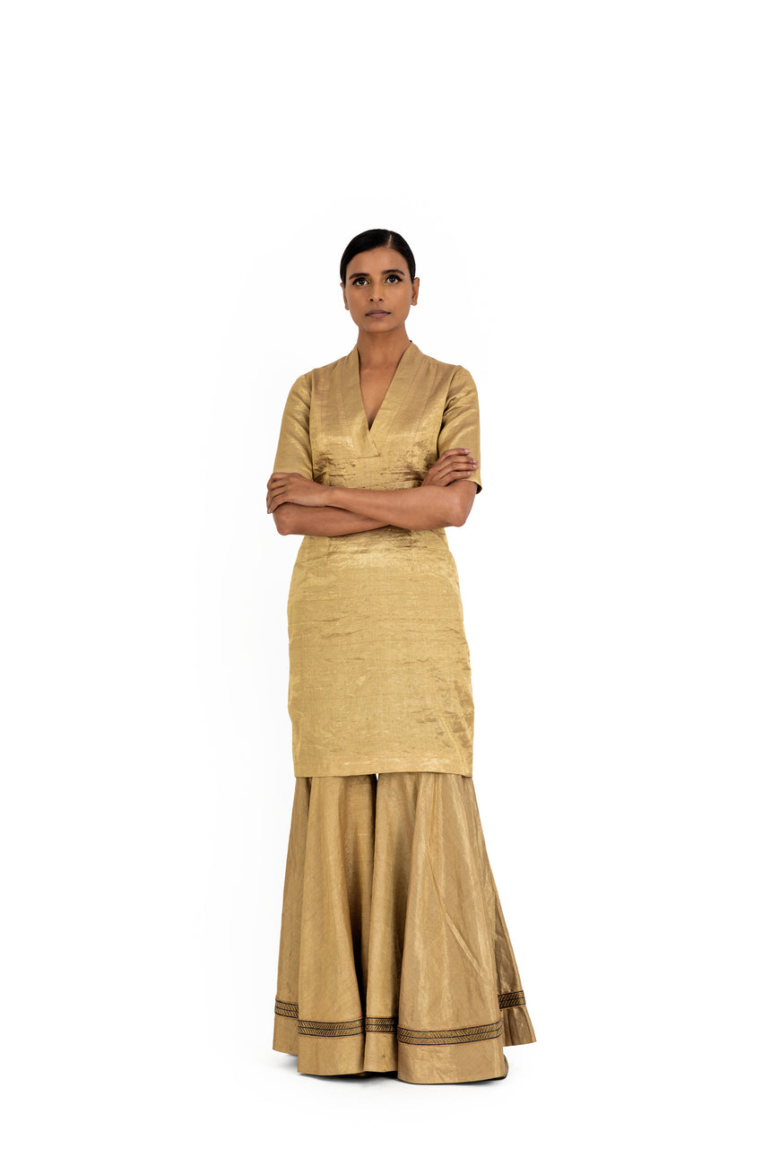 Prerna Goel on Instagram Prernastylefile X Raw Mango prernastylefile  rawmango Jhini Raw Mango Summer 2021 Wearing a Amvi  Sari Silk  brocade Silk sarees